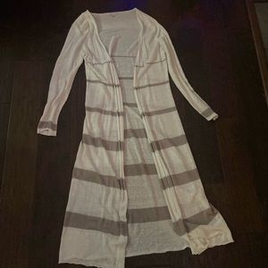 Cabi light weight long sweater size M